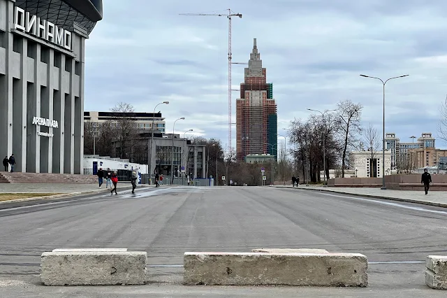 Ленинградский проспект, Московская аллея, стадион «ВТБ Арена – Центральный стадион "Динамо" имени Льва Яшина », строящийся жилой комплекс Alcon Tower