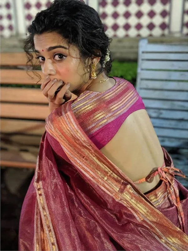 mithila palkar sexy back saree hot actress