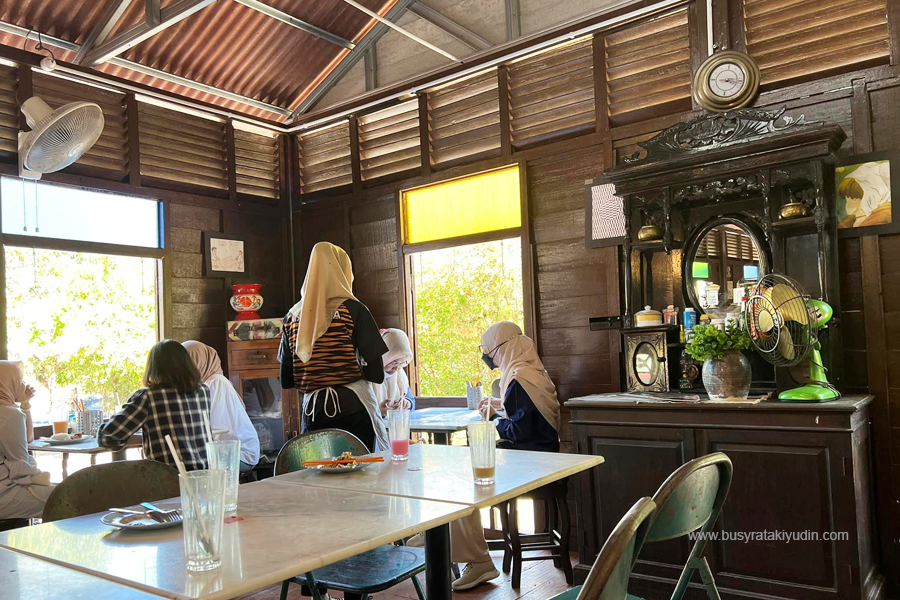 Ngulang Kopitiam Perlis, sarapan pagi di cafe viral perlis,