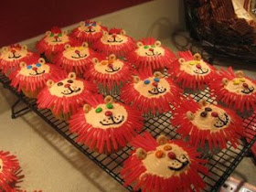 Simple Lion Cupcakes 
