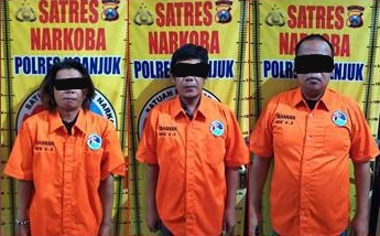 3 pengedar sabu-sabu asal Kelurahan Mangundikaran, Kartoharjo, dan Werungotok yang dibekuk aparat Satresnarkoba Polres Nganjuk