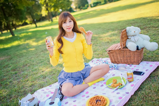 5 Lee Yoo Eun outdoor - very cute asian girl-girlcute4u.blogspot.com