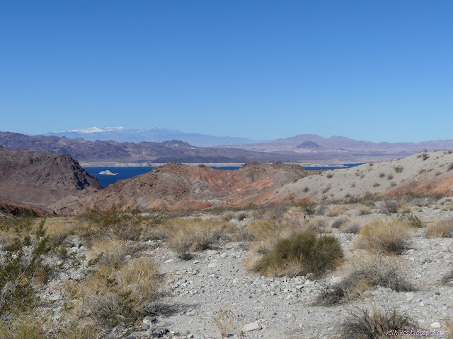 04: blue lake and white mountains