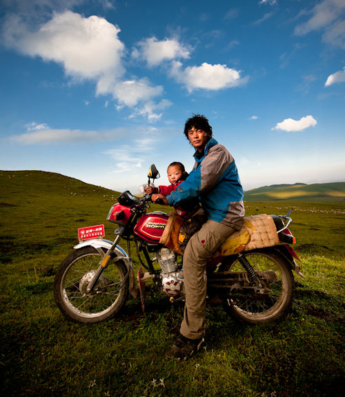 Padre e hijo en su motocicleta by Brian Hirschy | haz clic para ampliar esta imagen
