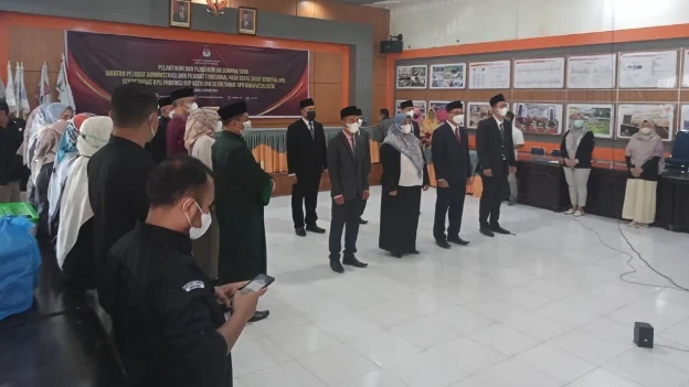 Sekjend KPU RI Lantik Pejabat Sumbar, Yanuk: Jangan SampaI Muncul Persoalan Terkait Pengelolaan Keuangan