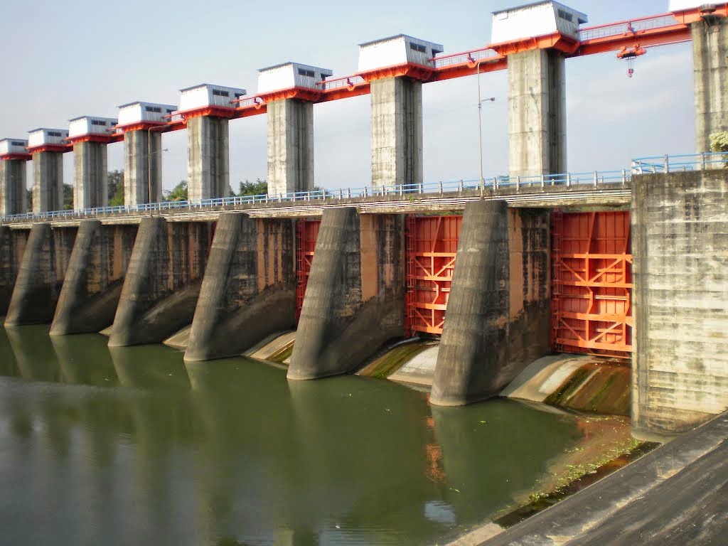 Construction Pages Dam and Weir