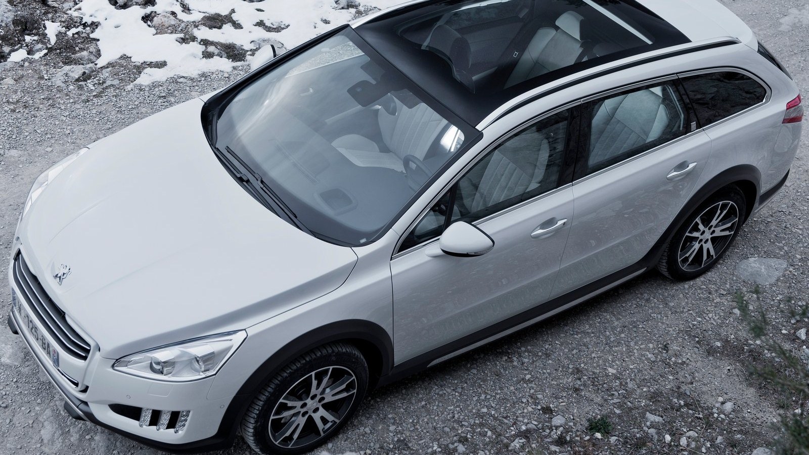 ... Cars: Peugeot 508 RXH-hybrid Interior and Exterior Photos & Wallpapers