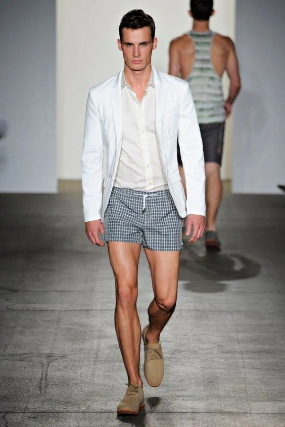 look masculino com short curto