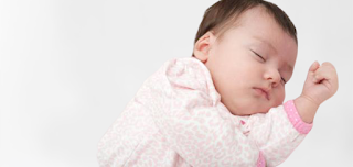 فوائد وأهمية النوم للرضع وحديثى الولاده