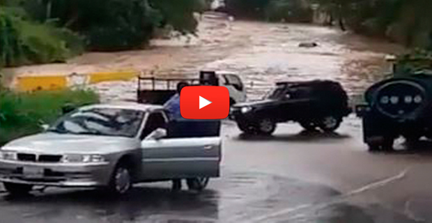 Caen tres gotas de agua y Caracas queda completamente inundada por la falta de mantenimiento