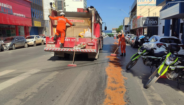 17º GBM atua em derramamento de óleo na BR-242 em Barreiras