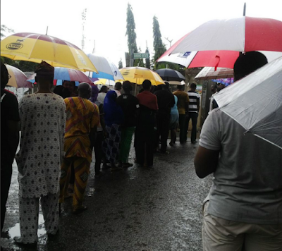 voting in the rain in Nigeria