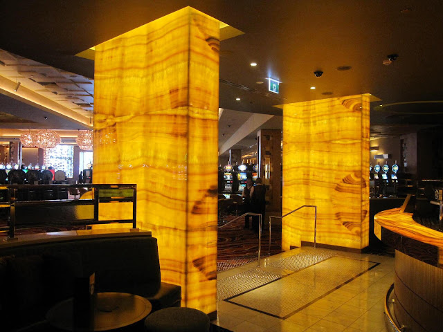 Cột quầy bar Onyx