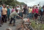 Varias comunidades de Santiago siguen paralizadas