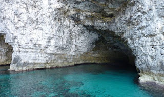 Cuevas de Cristal, isla de Comino, Malta.