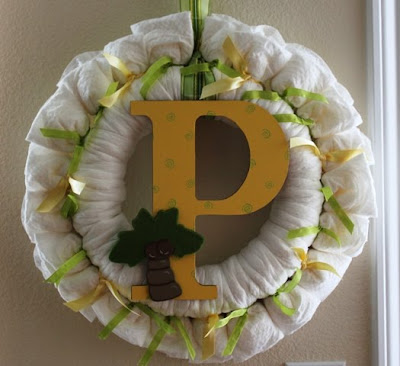 Babys Diaper on Found This Adorable Baby Shower Wreath Using Good Old Diapers From
