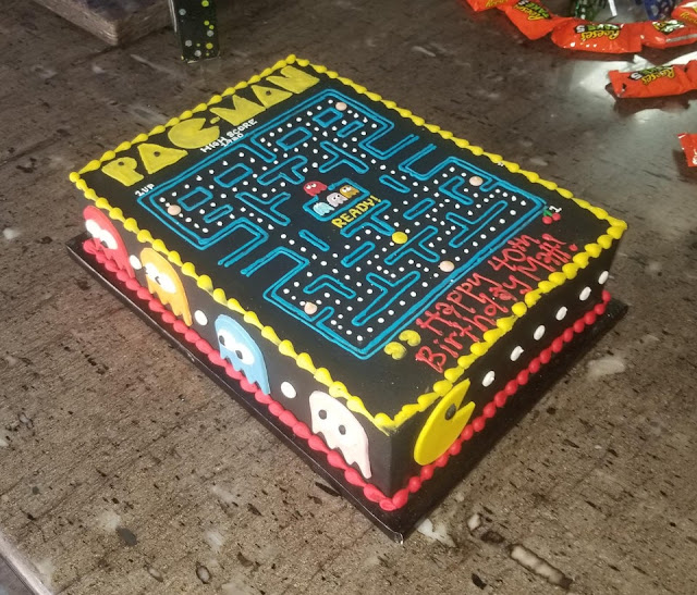A Pacman birthday cake for a 40 years old gamer