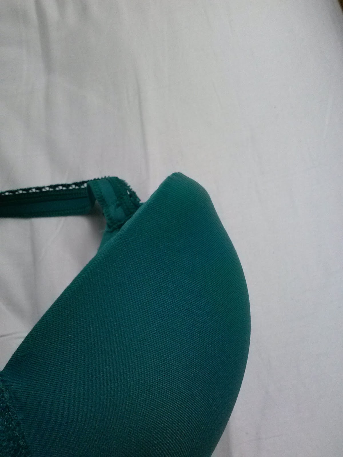 Why do my bra cups flare out around the edges? : r/TheGirlSurvivalGuide