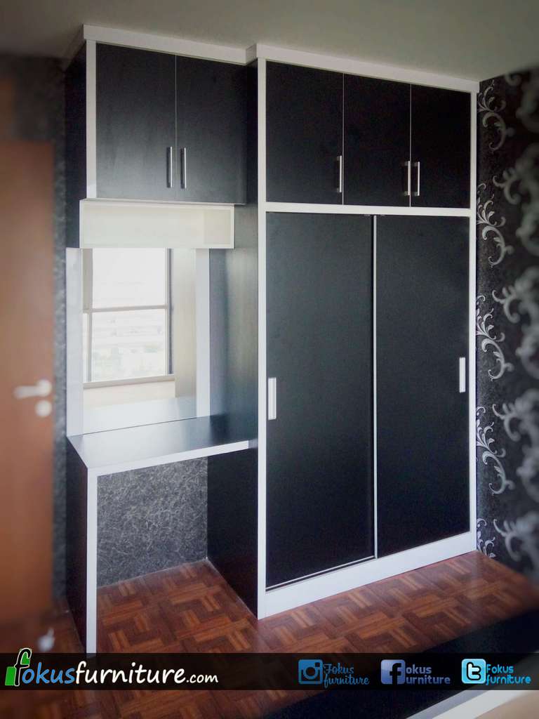 Contoh lemari  2 pintu