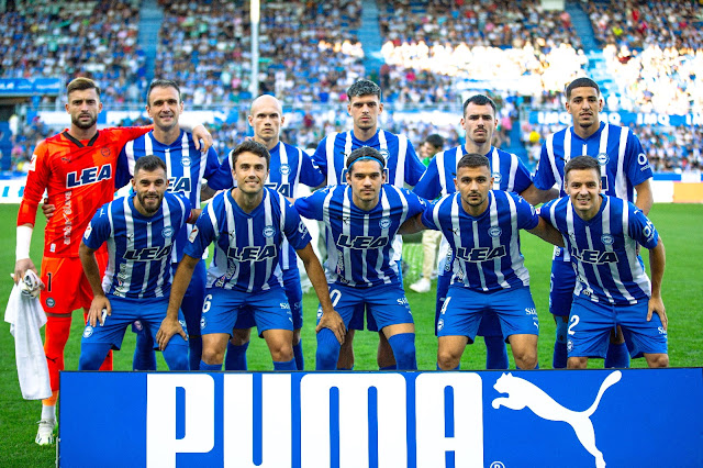 📸DEPORTIVO ALAVÉS 📆8 octubre 2024 ⬆️Antonio Sivera, Kike García, Jon Zubiri, Javi López, Álex Sola, Abdel Abqar. ⬇️Luis Rioja, Ander Guevara, Ianis Hagi, Aleksandar Sedlar, Andoni Gorosabel.  DEPORTIVO ALAVÉS 1 🆚 REAL BETIS BALOMPIÉ 1 Domingo 08/10/2023, 18:30 horas. Campeonato de Liga de 1ª División,  jornada 9. Vitoria, Álava, estadio de Mendizorroza: 18.288 espectadores. GOLES: ⚽0-1: 32’, Ayoze. ⚽1-1: 35’, Héctor Bellerín, en propia puerta.