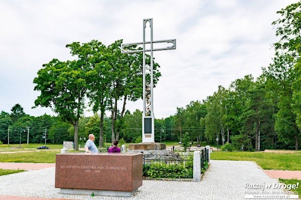 Giżycko Wzgórze Brunona krzyż i ołtarz