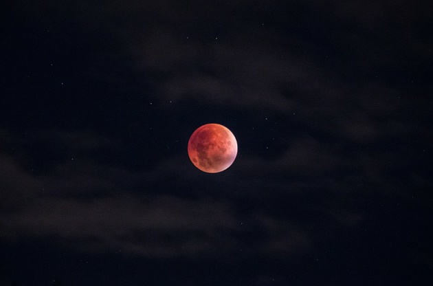 Gambar Bulan Indah Saat Malam  Kumpulan Gambar