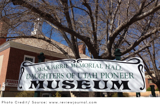 signage for the Daughters of Utah Pioneer Museum