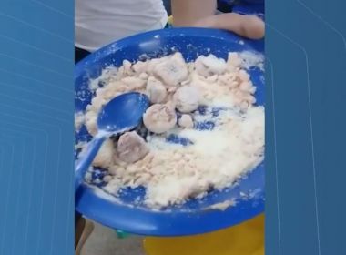 Após merenda escolar com salsicha e farofa, prefeitura demite diretor de escola