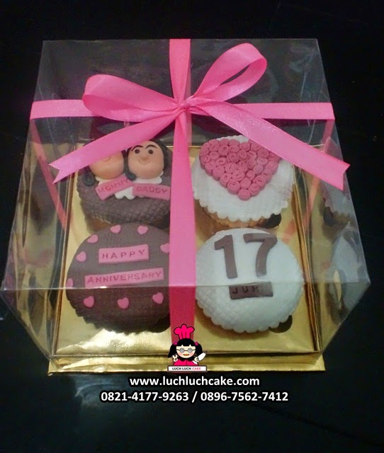Luch Luch Cake: Cupcake Romantis Hadiah Anniversary Daerah 