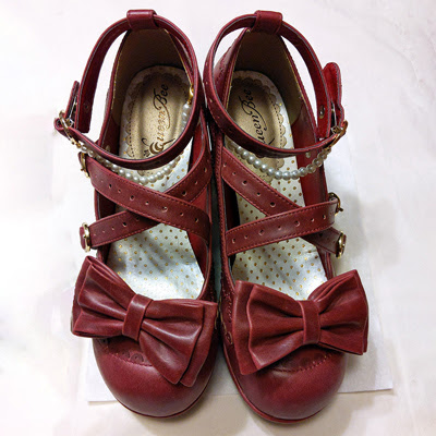 Cutwork Ribbon Pumps with Pearl Chain (2014) Wine