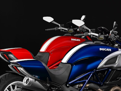Ducati Diavel Titanium two color image