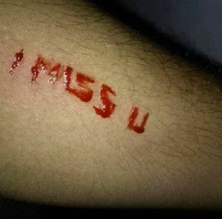 ব্লেড দিয়ে হাতকাটা পিকচার
