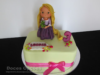 Bolo de aniversário com a Rapunzel