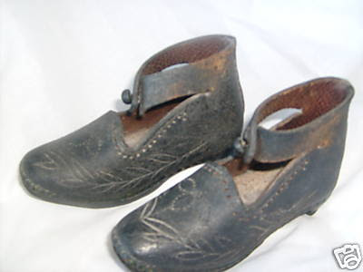 Children Fashion Magazine on The Fashion Museum  Very Old Children S Shoes