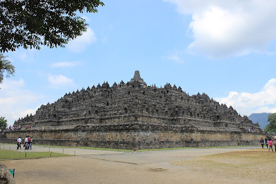 5 Reasons Why Indonesia Is On My Travel Bucket List - Borobudhur temple