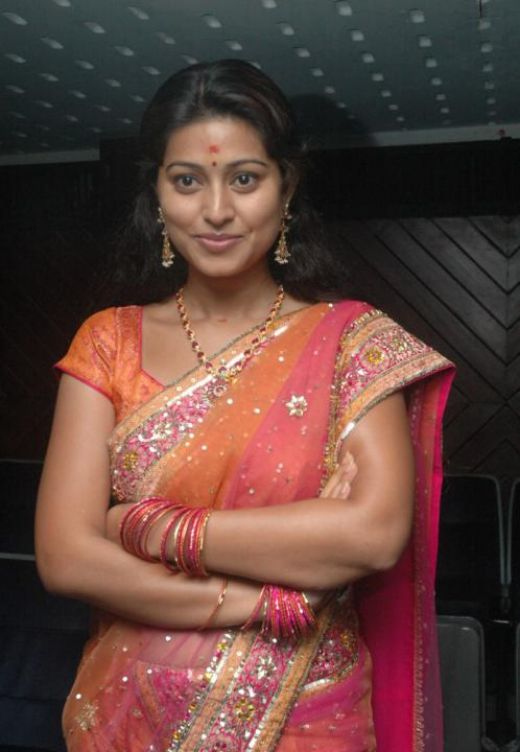 Sneha Wearing hot Saree pic 