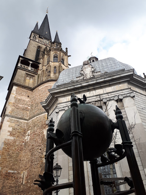 Aachen cathedral aka Dom frog perspective