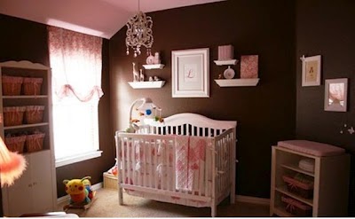 RECAMARA BEBES COLOR MARRÓN Y ROSADO - HABITACIÓN PARA BEBES MUJERES - DORMITORIO PARA NIÑAS vía http://dormitoriobebes.blogspot.com/