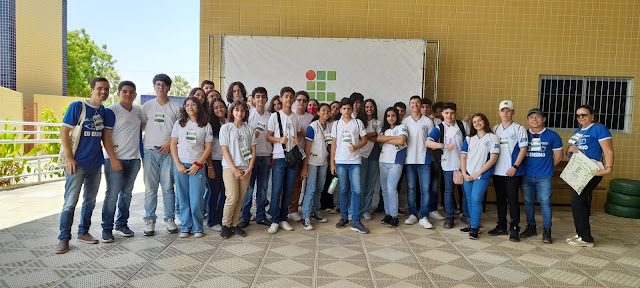 Alunos do Instituto Nossa Senhora do Perpétuo Socorro de Caraúbas visitam instalações do IFRN de Apodi