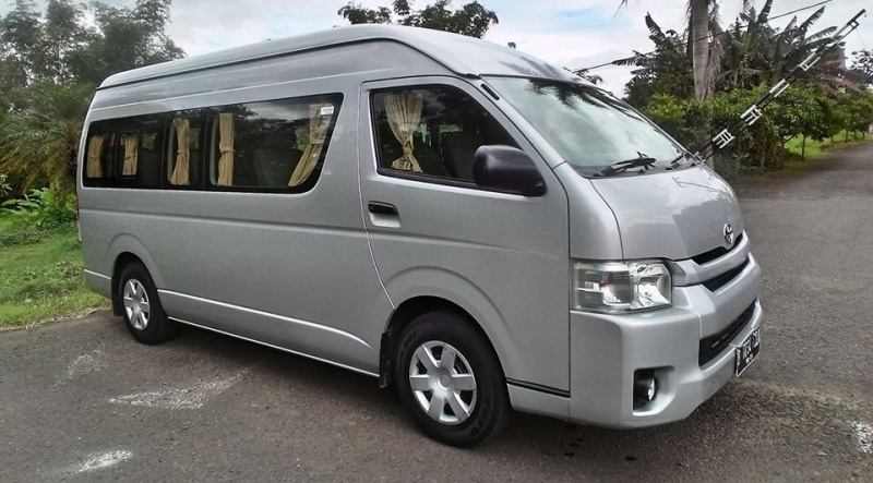 Sewa Mobil Hiace untuk Mengunjungi Tempat Wisata Keluarga di Bandung