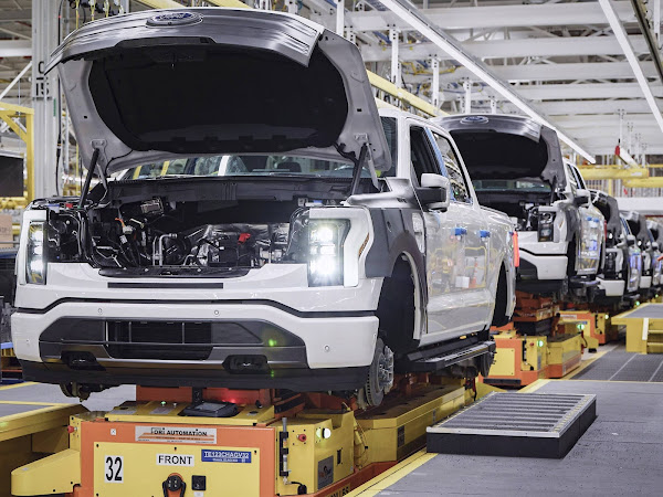 Ford F-150 Lightning: picape elétrica começa a ser produzida nos EUA