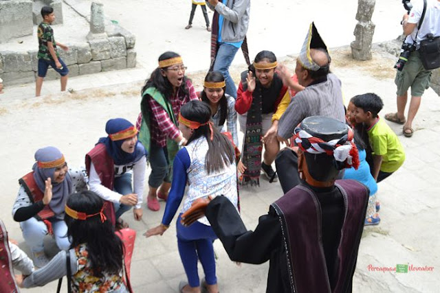 melestarikan budaya