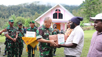 Program Prioritas Nasional Bakti Papua Berikan Sembako Bagi Masyarakat Pelosok Jayawijaya