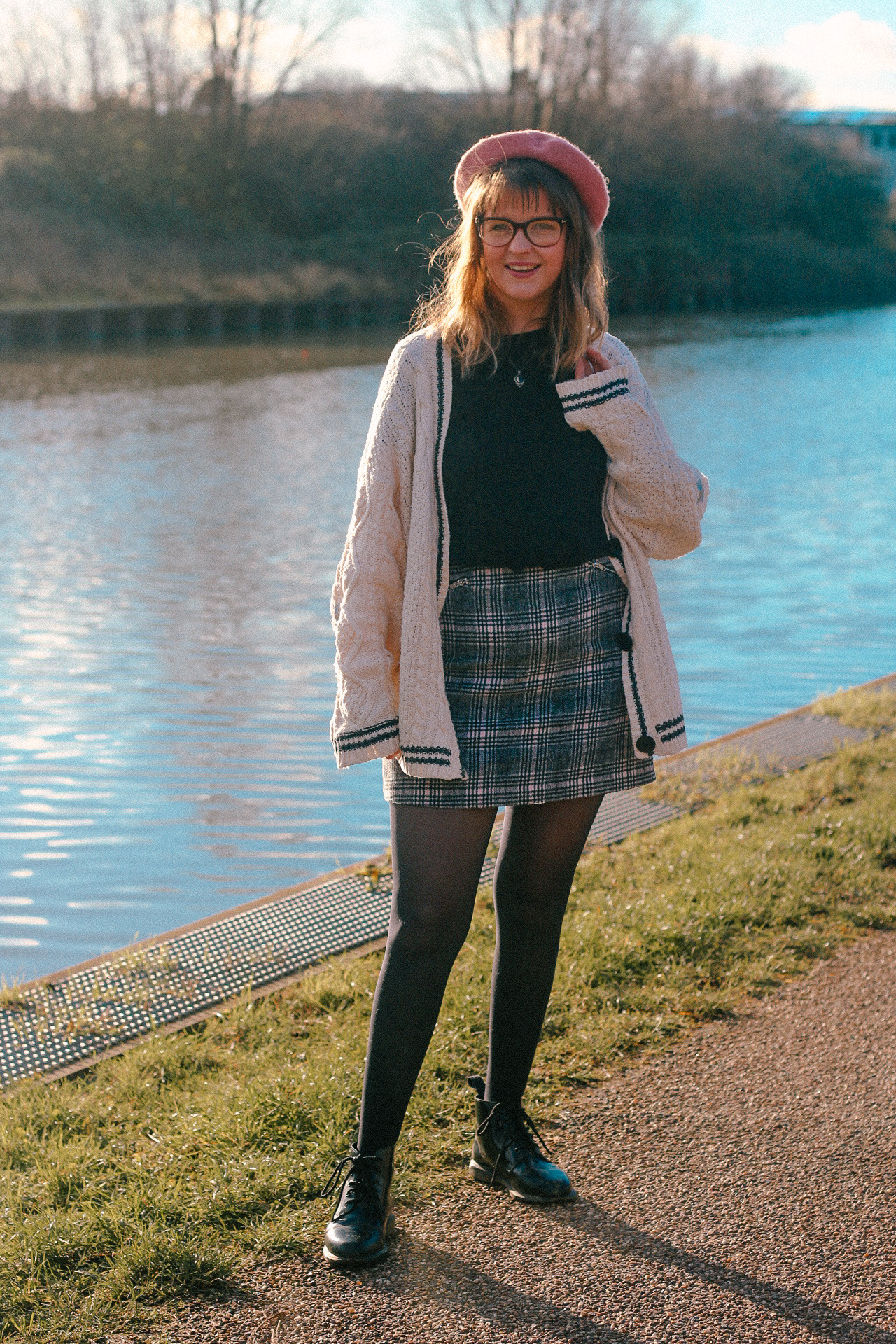 How to improve your wellbeing - little mental tips blogpost. Blogger girl chloe harriets in pink beret.