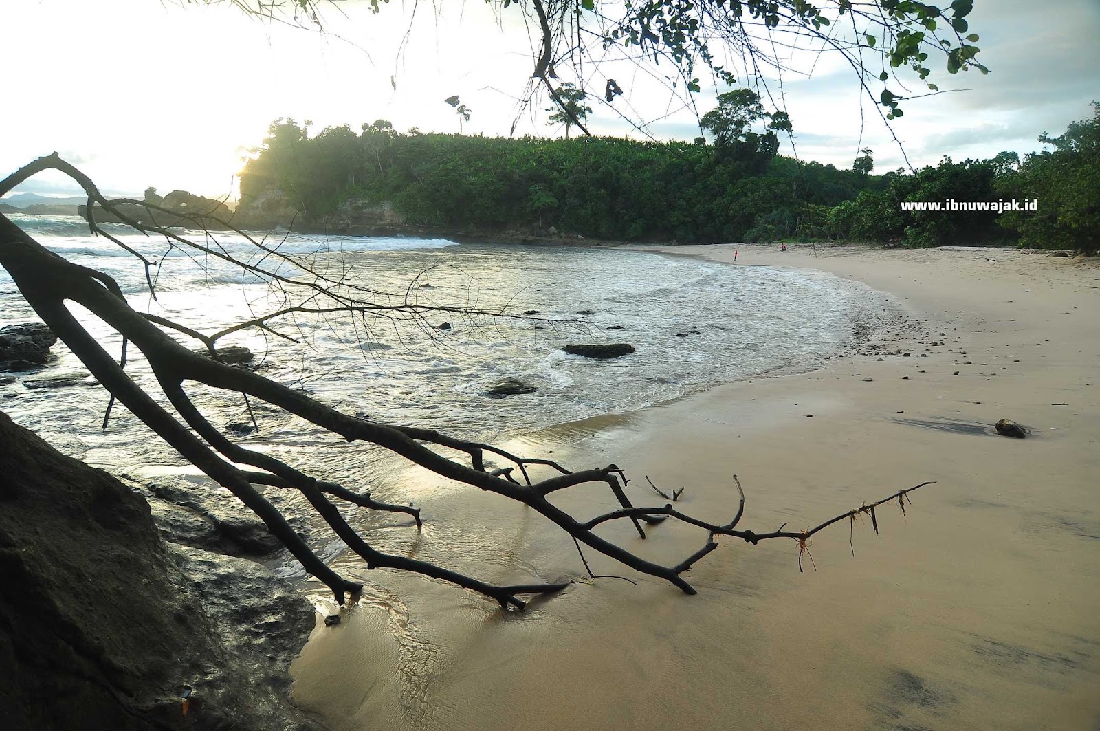  Pantai Sioro Tulungagung Saat Sore Hari Ibnuwajak id