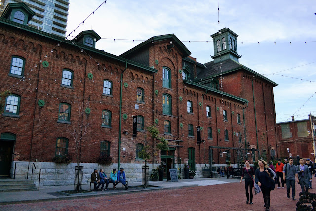 Район-гуральня. Торонто. Канада (Distillery District, Toronto, Canada)