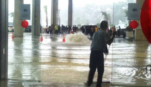 Bandara Soekarno Hatta: Ini Bandara Atau Pelabuhan!!!