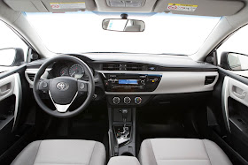Toyota Corolla GLi 2016 - interior
