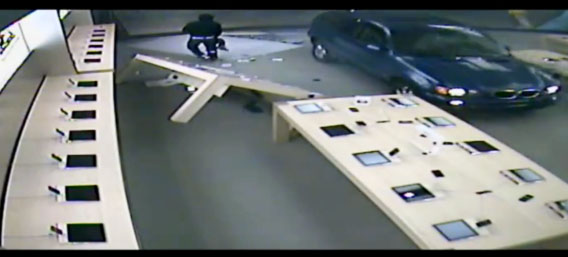 Thieves drive BMW into Apple store to steal iPhones (Video)