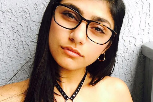 Un puck de hockey pudo reventar un implante de Mia Khalifa